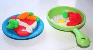 Play Doh Kitchen Creations Creation 2 300x163 