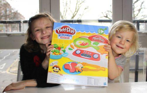 Play Doh Kitchen Creations Showing The Box 500x319 